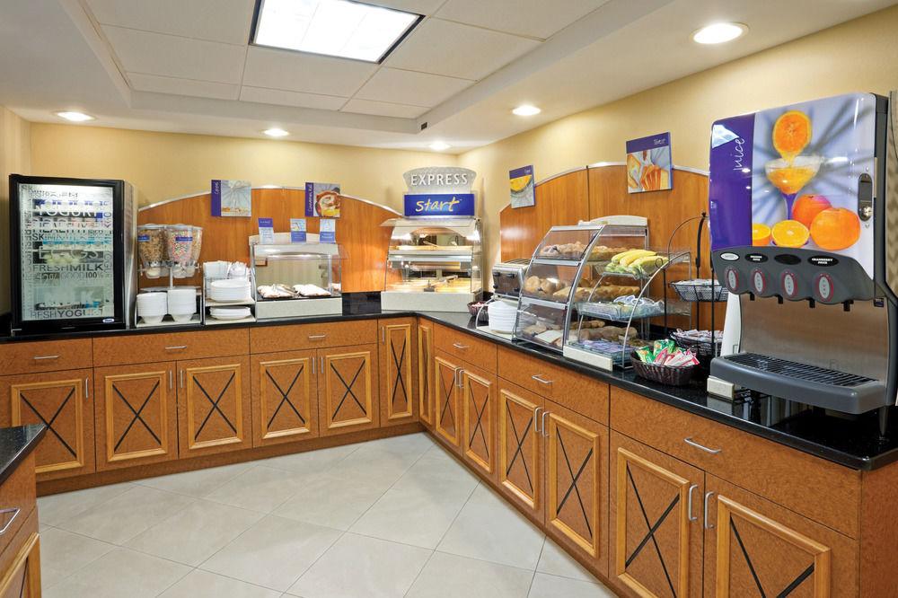 Holiday Inn Express & Suites West Long Branch - Eatontown By Ihg Exterior photo