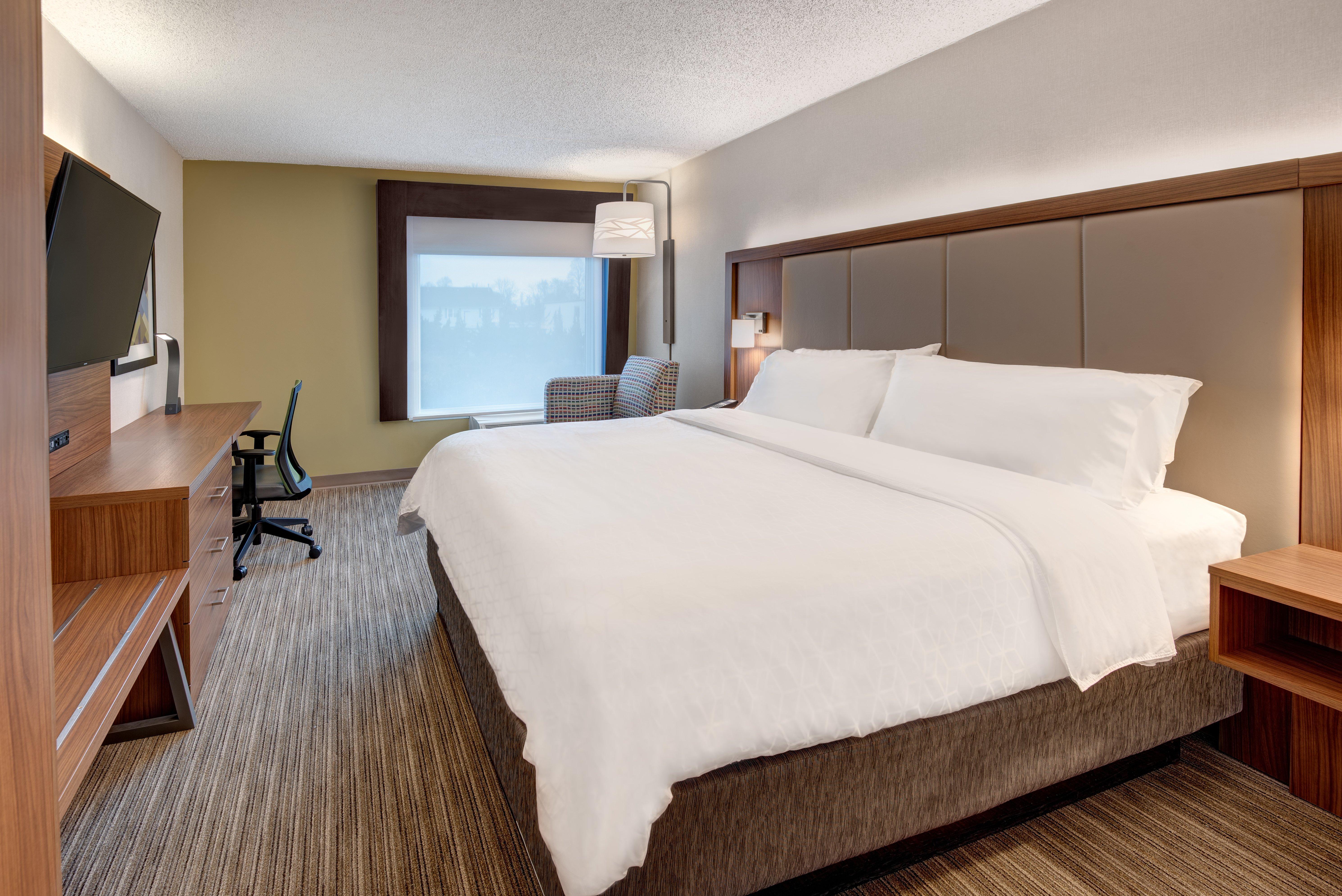 Holiday Inn Express & Suites West Long Branch - Eatontown By Ihg Exterior photo