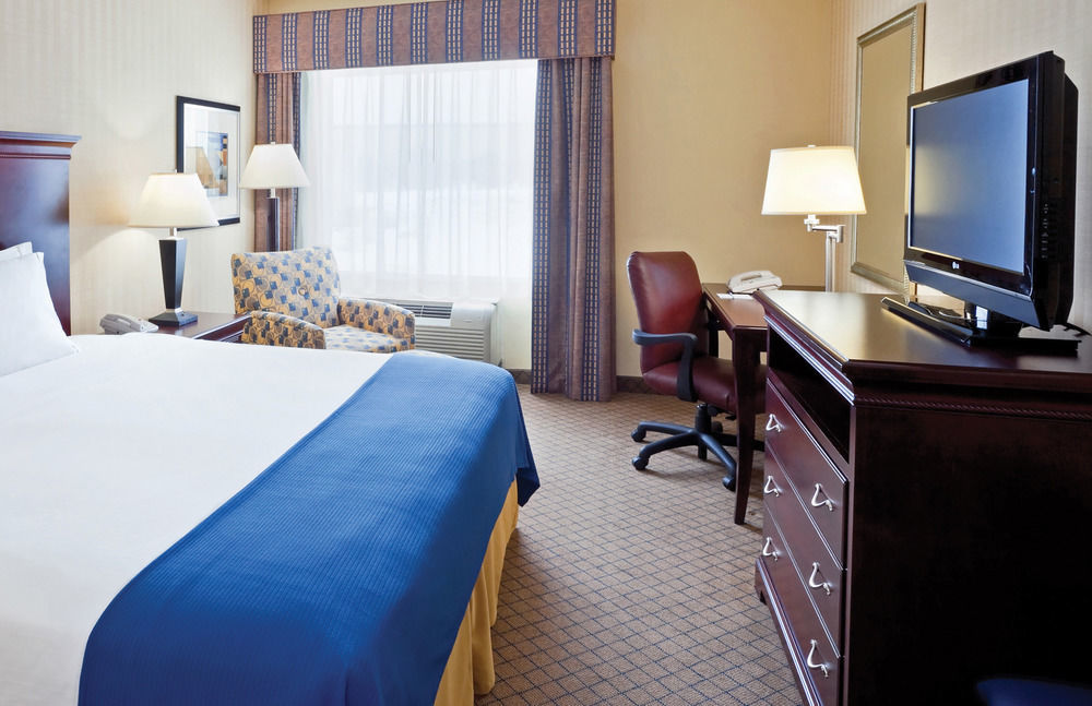 Holiday Inn Express & Suites West Long Branch - Eatontown By Ihg Exterior photo