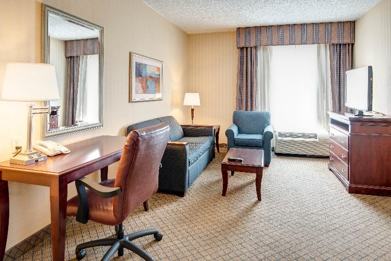 Holiday Inn Express & Suites West Long Branch - Eatontown By Ihg Exterior photo